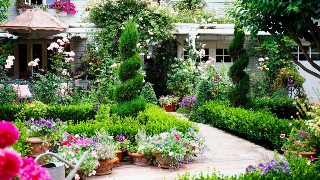 The Best 12 Flower Bed Ideas to Make Your Front Yard a Colorful and Bright Entryway